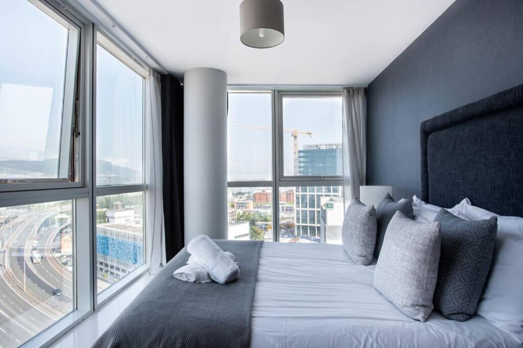 Titanic & City Views, Ultra Luxury City Parking Belfast Extérieur photo