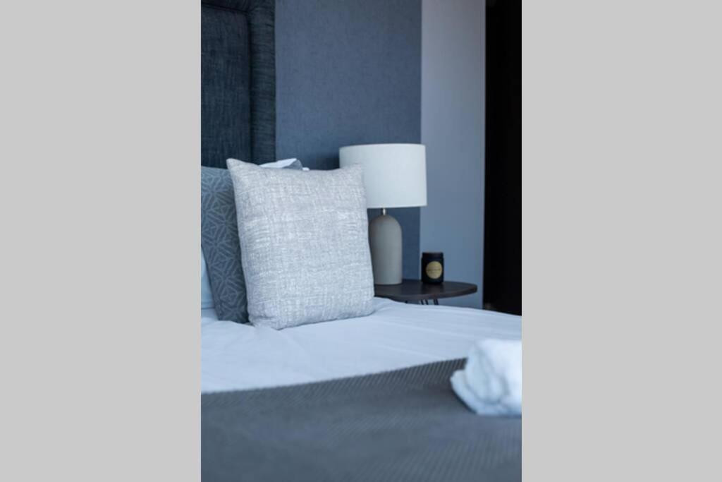 Titanic & City Views, Ultra Luxury City Parking Belfast Extérieur photo